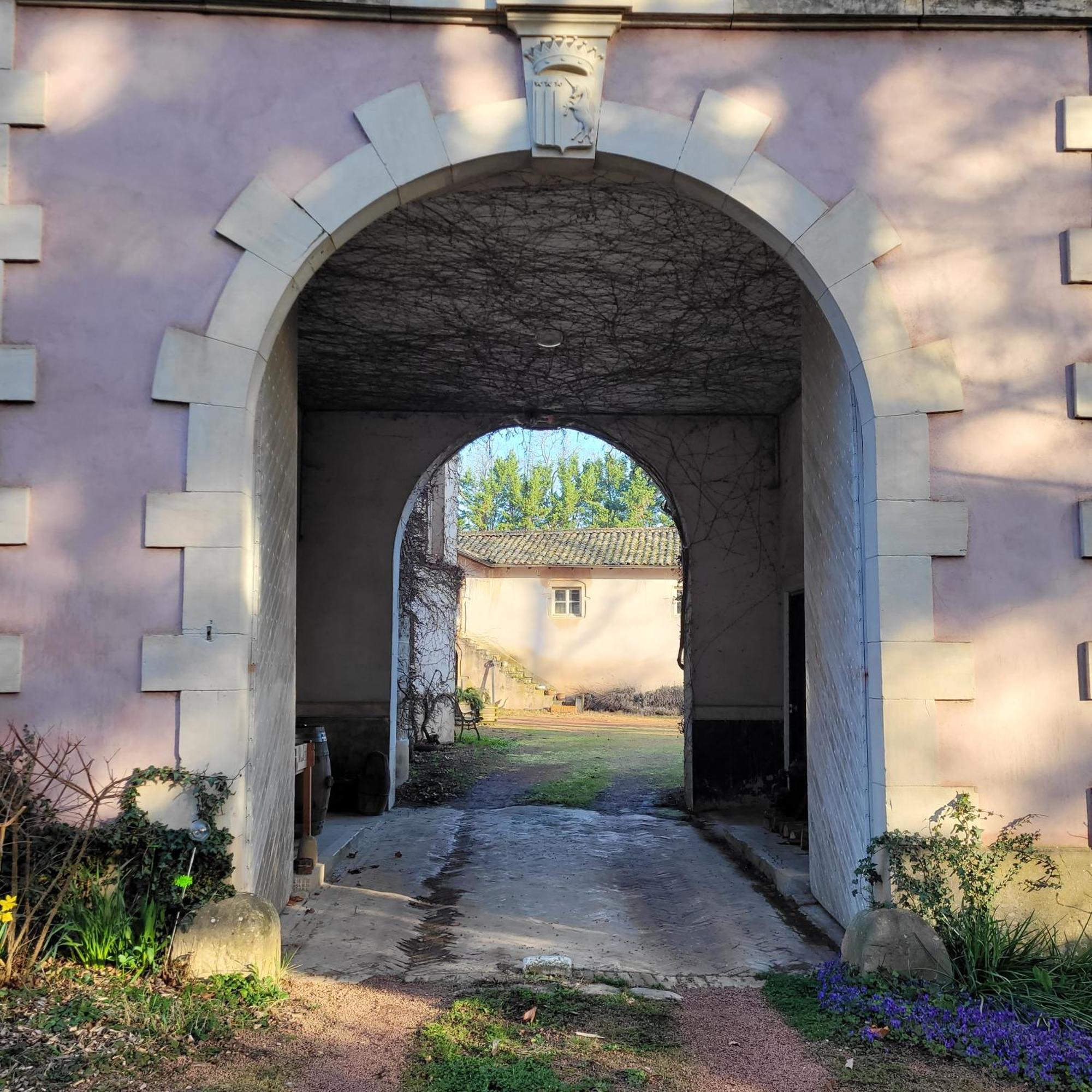 Bed and Breakfast L'Ancre Vive Charentay Экстерьер фото